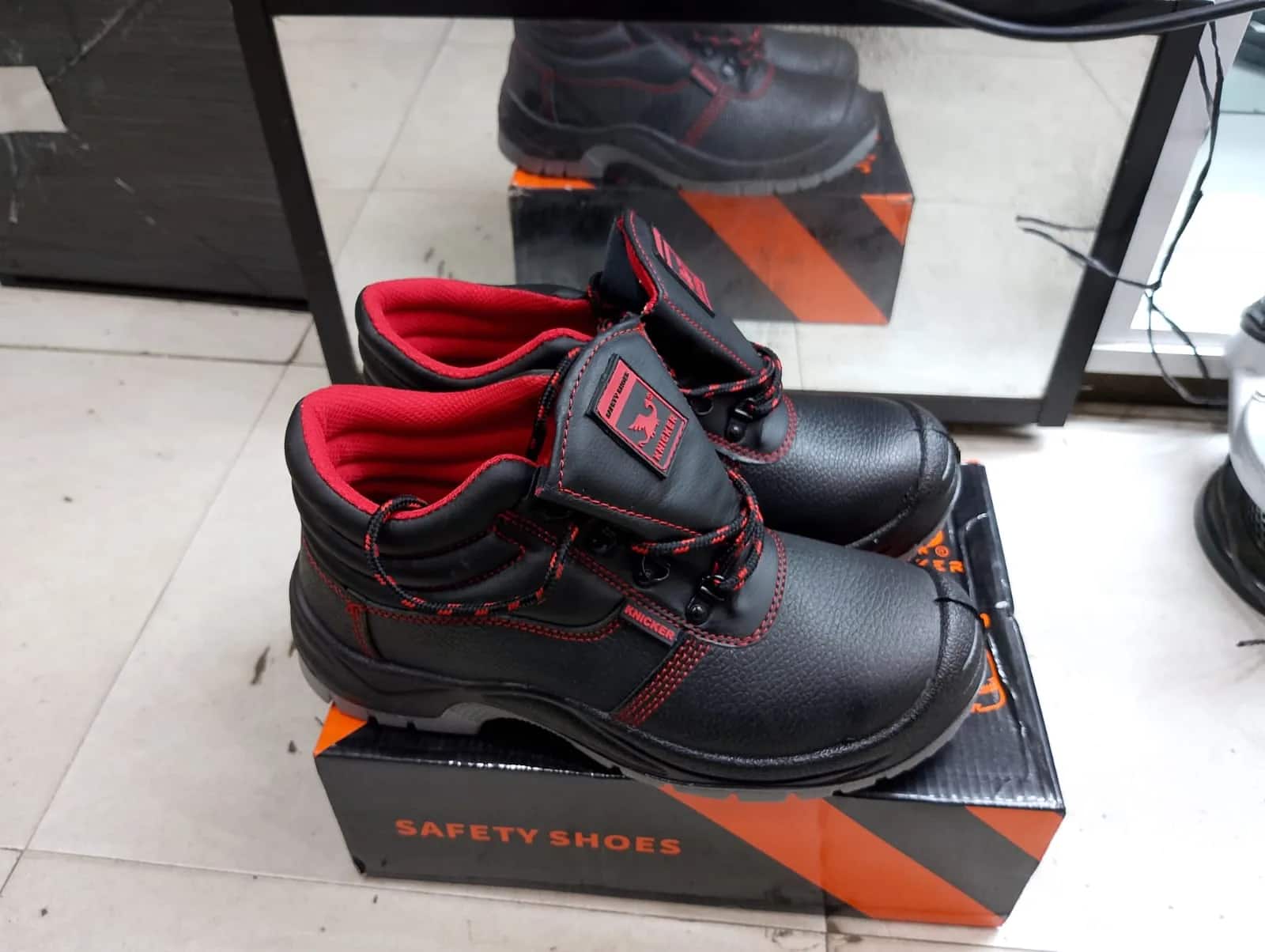Safety boots