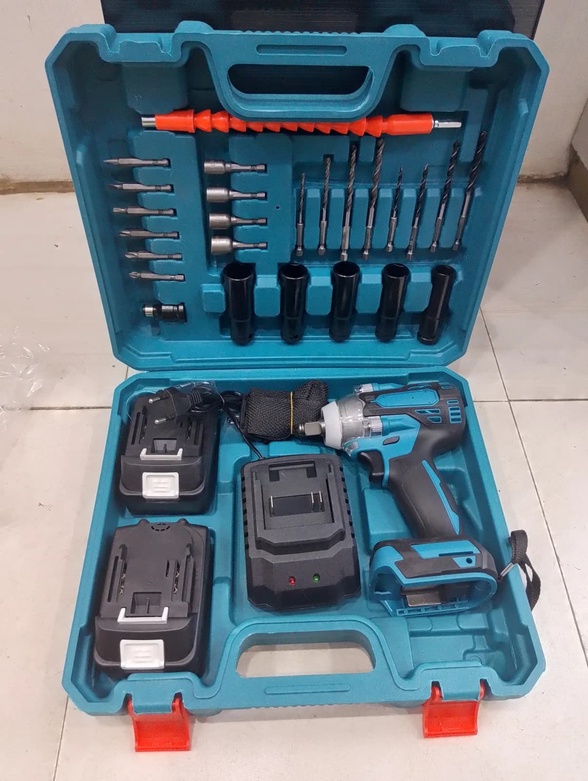 Cordless Impact Wrench - MAKITA (320N)