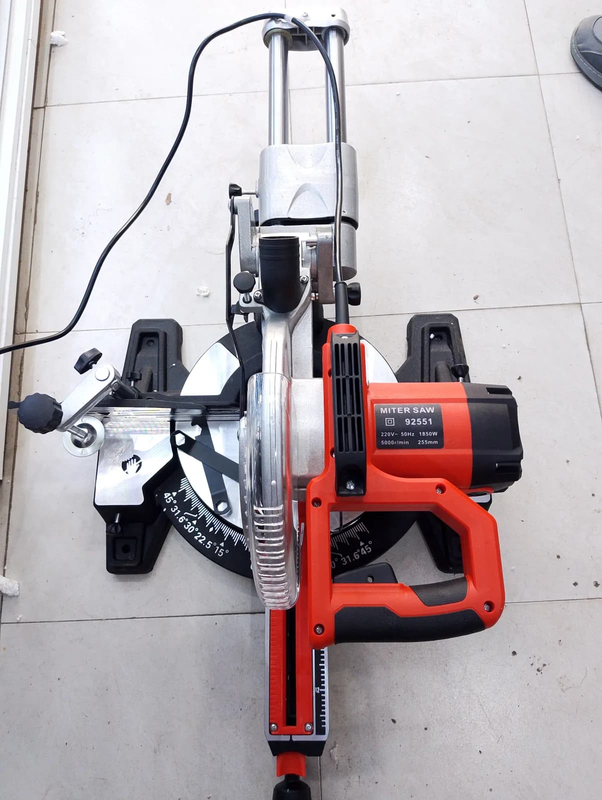 Mitre Saw - MAKITA (10-inch)