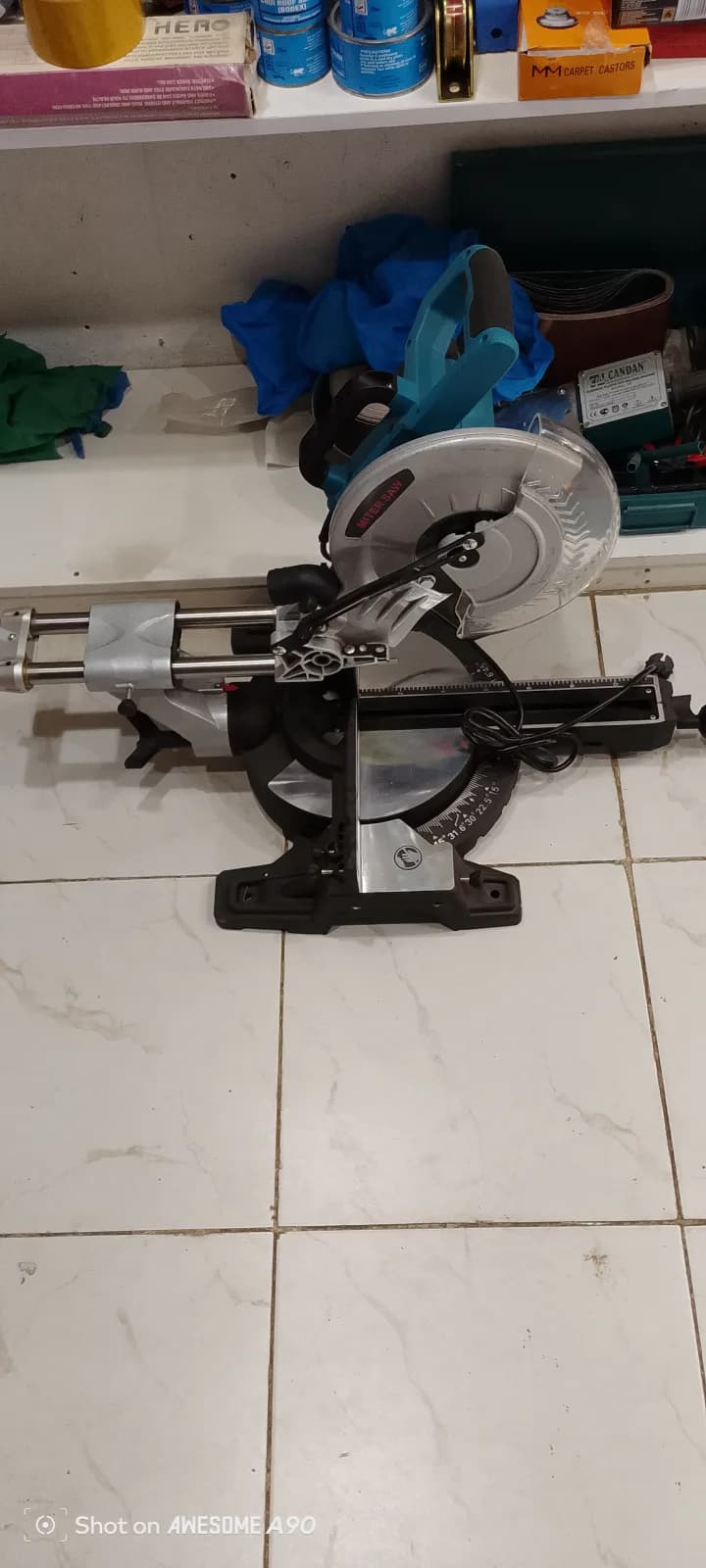 Mitre Saw - MAKITA (10-inch)