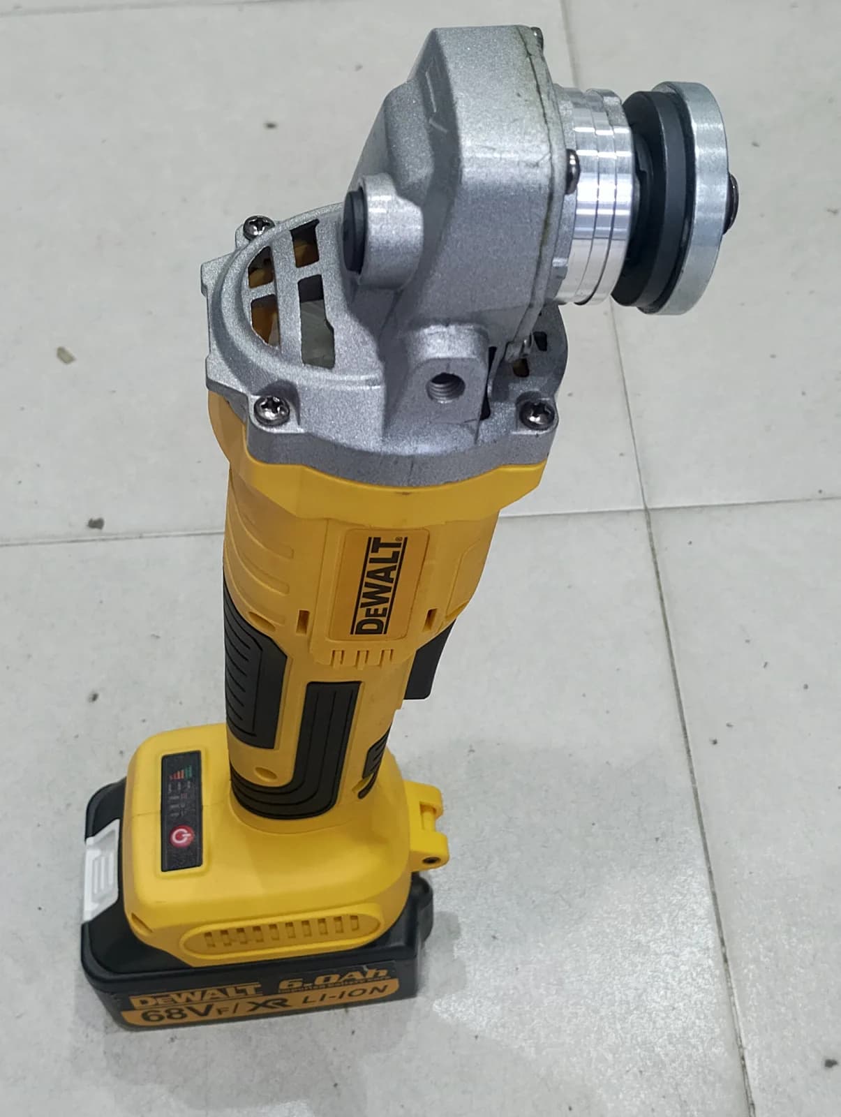 Cordless Angle Grinder - DEWALT (20V)