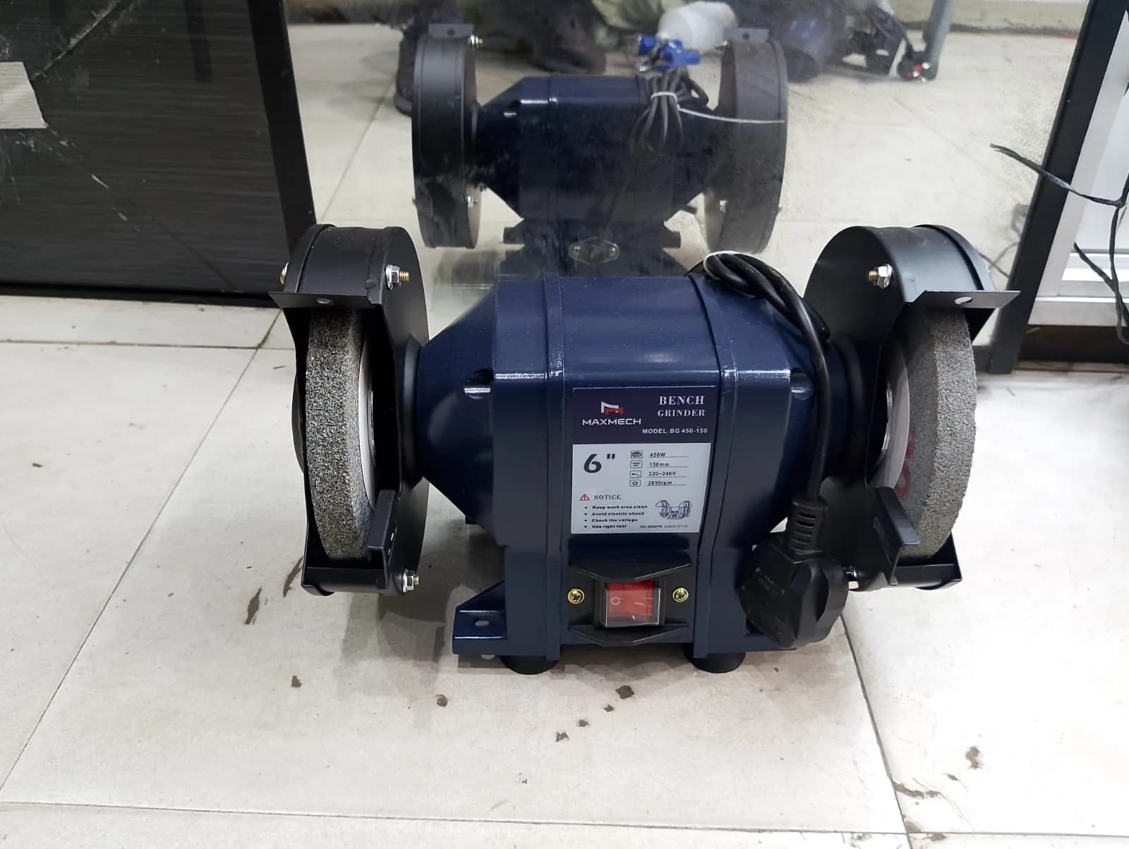 Bench Grinder - Maxmech (6 inches)