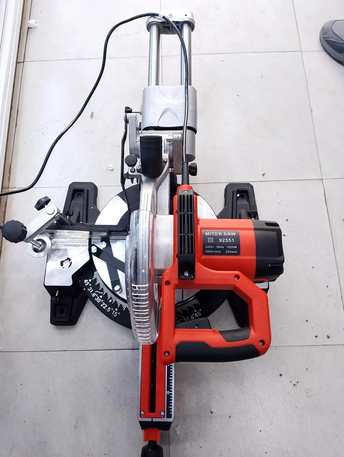 Mitre Saw - MAKITA (10-inch)