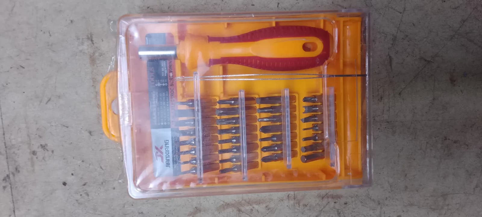 Screwdriver Set - Yellow (31 in 1)
